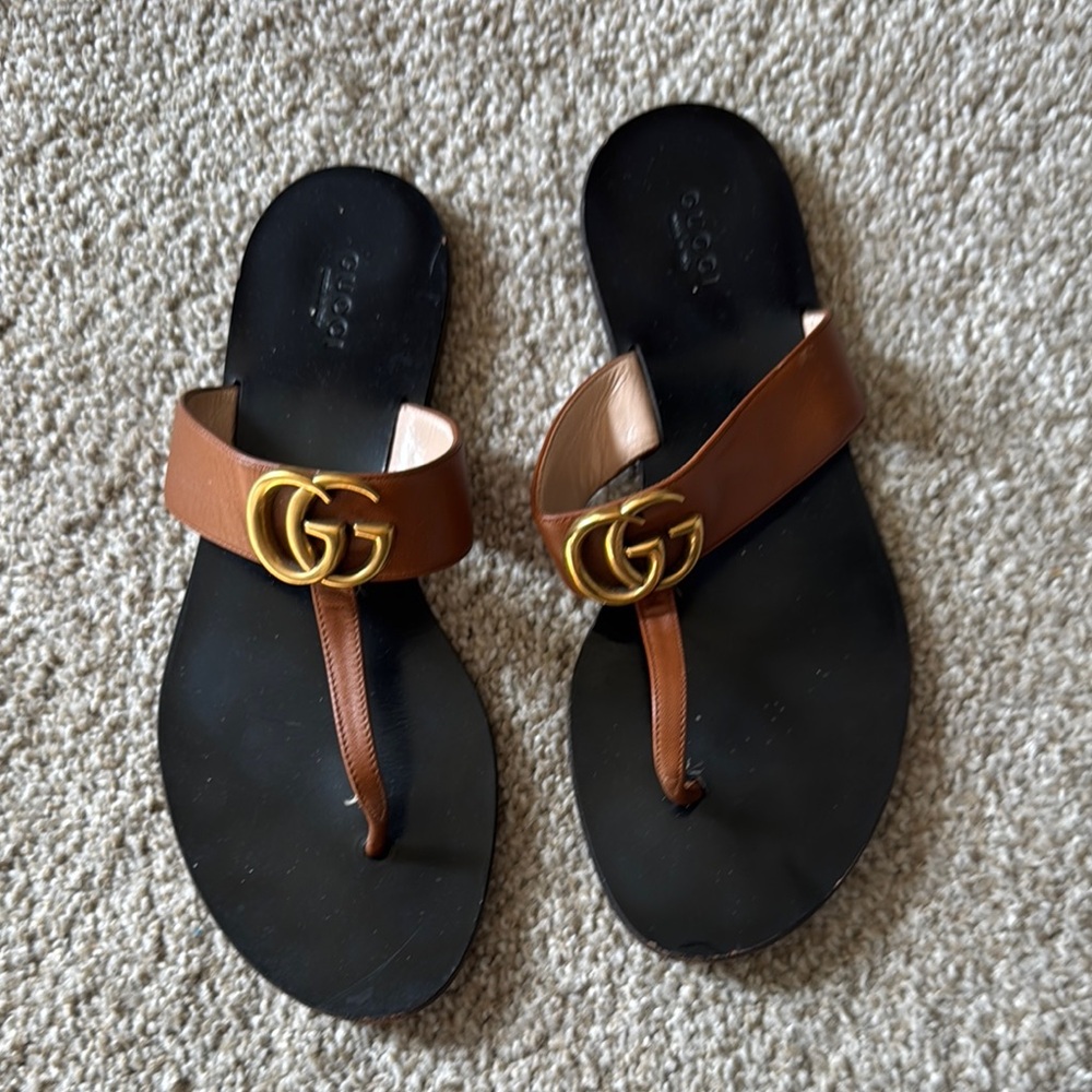 Gucci Flat Marmont Leather Thong